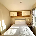 88 Elm Walk