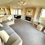 88 Elm Walk